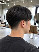 キリ 逗子(kiri)&nbsp;逗子葉山センターパートメンズマッシュ毛流れフェザーパーマR204