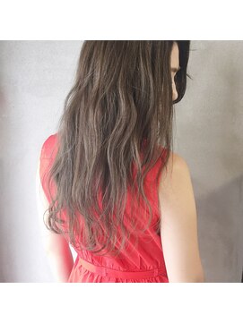 ミント(mint) *気だるいロングに上品グレージュ*