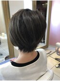 ミセス前下がりショートハイライト＆アッシュで明るめの白髪対応