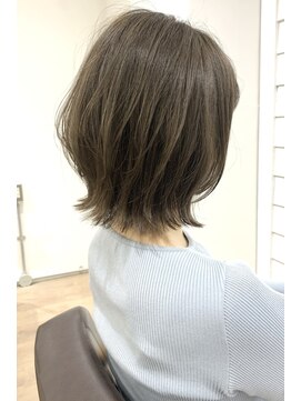 オウル(Owll) ☆Owll外ハネ☆ショートウルフオリーブアッシュ☆