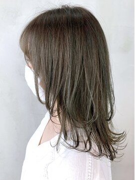 アイティーバイアルバム 藤沢店(IT by ALBUM) オリーブベージュハイライト_くびれヘアアースカラー_ba370171