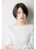 顔まわりを大切にした小顔ボブ アッシュカーキ ハイライト
