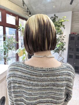 ヲタク(wotaku.) ルーツカラー抜きっぱなしブリーチ2回ミニボブハイトーン