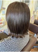 オリーブベージュ