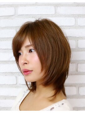 カシェット(Cachette) 小顔に見えるエレガントレイヤースタイル