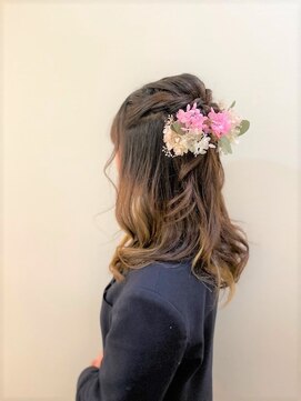 横濱ハイカラ美容院(haikara美容院) 卒業式のヘアセットハーフアップ