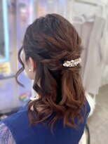 アトリエビューティーアミュ(atelier beauty AmU) 結婚式・二次会・お呼ばれ ハーフアップスタイル×パールアクセ