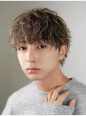 グレージュブリーチカラーローライトマッシュウルフツーブロック