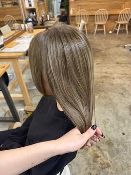 ウィークエンド(WEEKEND) ブリーチ+カット+トリートメント【￥23900】