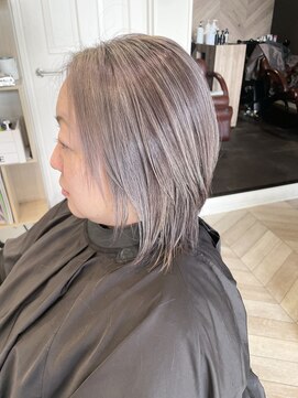 フィーリー ヘア デザイン 太田店(feAry) 顔周り白髪も表面の白髪も活かしきる脱白髪染め