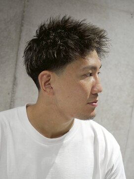 メッツ 原宿(METS) MEN'S/ハイライト×ツイスパ×フェード/短髪/アップバング