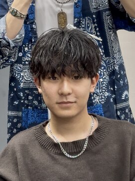 オーバルバイアピッシュ(OVARL by apish) フェザーパーマシャドウパーマニュアンスパーマカルマパーマ原宿