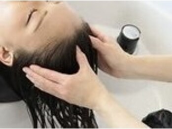 ヘアアトリエドット(ヘアアトリエdot)の写真/【熊本/出水】髪の健康は頭皮から！汚れをしっかり落としながら、根本から美しい髪へと導きます◎