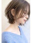 ふんわり動きのある大人ショートボブ