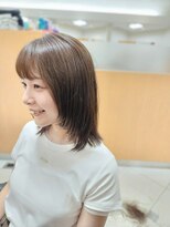 ネクサス NEXUS レイヤーカット|ツヤとまとまりを両立するブラウンカラー
