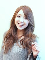 ラネージュ(La Neige)&nbsp;顔周りに明るさと軽さを出したロングレイヤースタイル