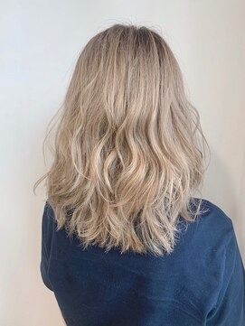 スティル ヘアアンドアイラッシュ(STILL hair&eyelash) 【STILLが叶える…】ホワイトベージュ