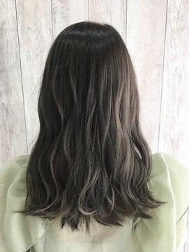 シエル 立川店(CIEL) アッシュベージュ×アディクシーカラー×ロブ【CIEL×maki】