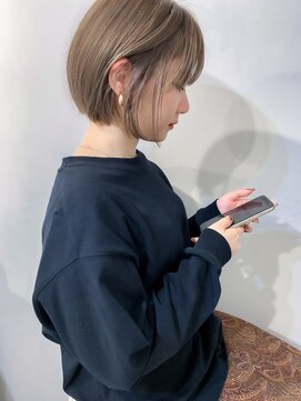 ヌード(nude) nude仲井【大人かわいい】ミニボブ/ミルクティーベージュ