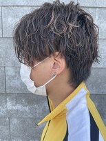 ヒュイル バイ ニアウ(Hwyl by Niau)&nbsp;メンズマッシュパーマ波巻スパイラルパーマニュアンスパーマ