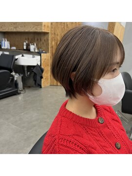 エモ(emo.) まるみショート × ブラウンベージュ