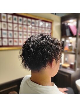 バレス 田町(BALES) [スキンフェード/ツイストスパイラル/田町]