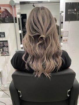 キング 高槻(K!ng) 高槻/茨木 バレイヤージュ