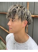 ハイライトツーブロック無造作マッシュ