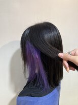 アズール 草加(azule) インナーカラーイヤリングカラー　パープル　ツヤ髪スタイル