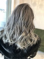 イーエス(E.S)&nbsp;ホワイトグレイバレイヤージュ