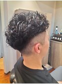 フェードカットのパーマスタイル