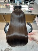 大人ガーリーダークアッシュミディアムレイヤーカット髪質改善
