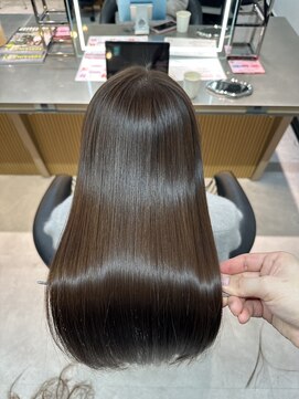 ロンドミラー 博多店(Lond Mirror) 大人ガーリーダークアッシュミディアムレイヤーカット髪質改善