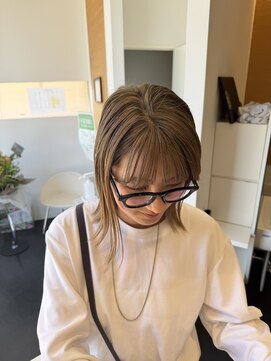 ビーアップヘアー(be:up hair) 夏カラーオリーブベージュ外ハネボブシースルー