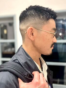エムエイチザバーバー 本町(MH THE BARBER) 大人フェードベリーショート【北浜・堺筋本町・淀屋橋】