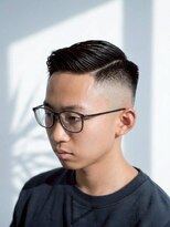 エクラート メン 仙台(ECLART men.)&nbsp;リムレス眼鏡に合うサイドパート｜清潔感あるメンズフェードヘア