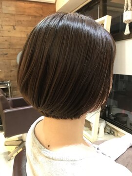 トリコ(trico) シンプルショートボブ