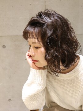 ペロ(Pelo) シースルーバングのゆるウェーブ