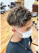 ヘアスタジオ ロメオ(hair studio Romeo) ゆるスパイラルハイライトフェード