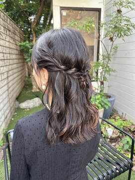 ガーランド (Garland) ハーフアップアレンジ/表参道