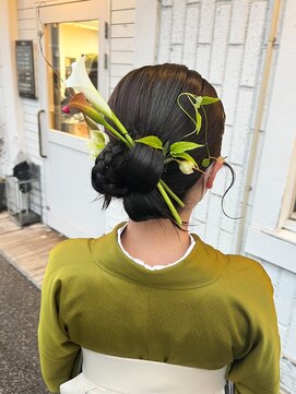 イリス(Iris.) タイト個性シニヨン