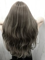 クオン(Kuon)&nbsp;細めハイライトで作るグレージュカラー