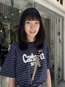 ブラウン(BROUN) ロングヘアレイヤーカット顔まわりカット