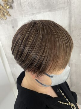 ビスポーク(BESPOKE) 透明感ハイライト白髪ぼかしも◎ベージュグレージュ