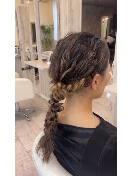 アーザ ヘアー(ASA hair) 編みおろしアレンジ