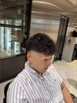 フランクスバーバーザスタンド(Frank’s barber the stand)&nbsp;スペインカール×スパイキーショート×フェザーパーマ飯田橋F