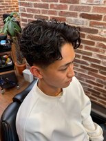 ミリオンバックス 御徒町店(Million Backs)&nbsp;御徒町/刈り上げセンターパート/波巻きツイストスパイラル