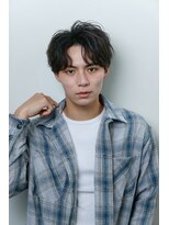 クロムトウキョウ ザ バーバー ネオン 新宿店(CHROM TOKYO the Barber ne/on) センターパート×フェザーパーマ