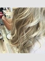 ミリュウ(Milieu)&nbsp;ハイライトのみで作る大人ヘア