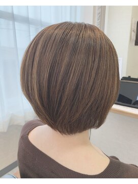 セム(sem) 脱白髪染め 大人ショートボブ 艶カラーナチュラルベージュ